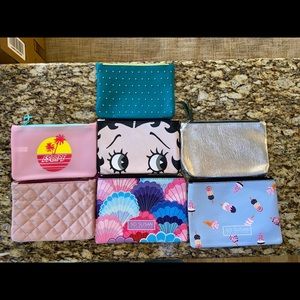 Ipsy and So Susan make up bag set